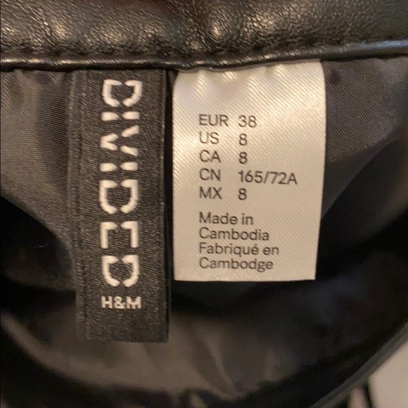 Faux leather skirts with fringe tassels - Picture 2 of 3